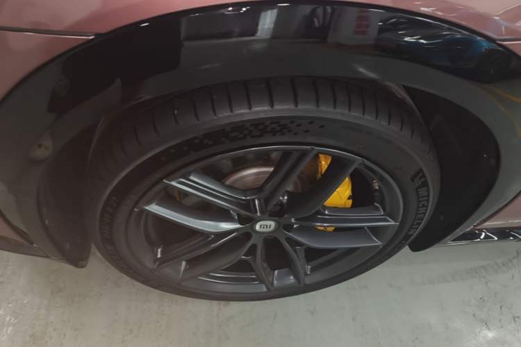 Used Xiaomi Auto YU7 2025 Ultra-Long Range High-Performance All-Wheel-Drive Max Edition Left Front Wheel Hub