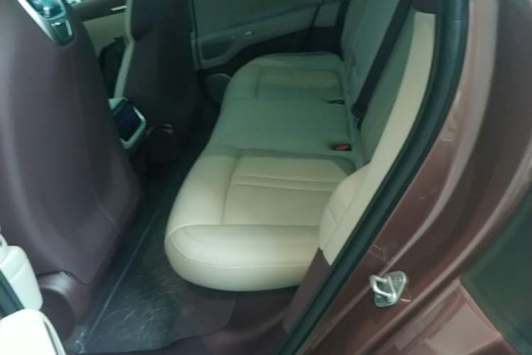 Used Xiaomi Auto YU7 2025 Ultra-Long Range High-Performance All-Wheel-Drive Max Edition Left Rear Seat