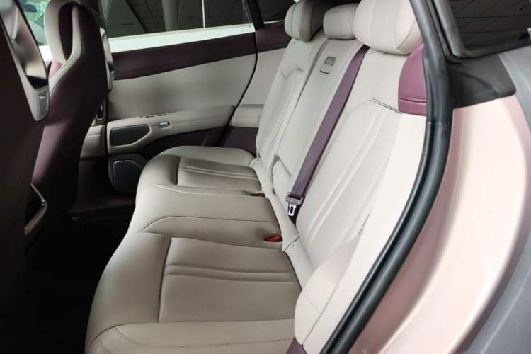 Used Xiaomi Auto YU7 2025 Ultra-Long Range High-Performance All-Wheel-Drive Max Edition Left Rear Seat