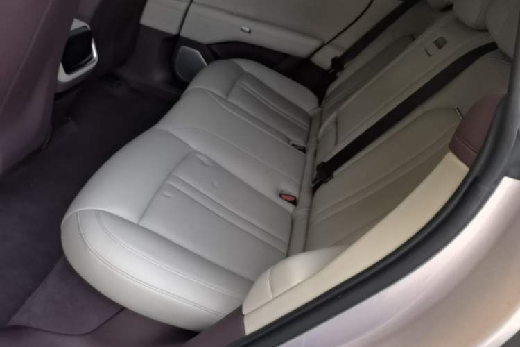 Used Xiaomi Auto YU7 2025 Ultra-Long Range Rear-Wheel Drive Version Left Rear Seat