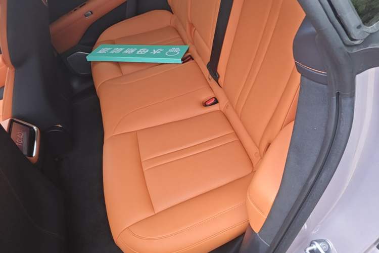 Used Xiaomi Auto YU7 2025 Ultra-Long Range All-Wheel Drive Pro Version Left Rear Seat