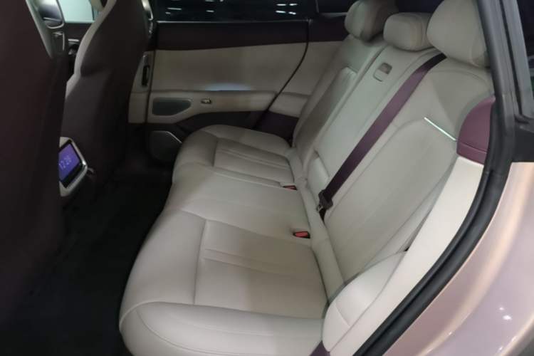 Used Xiaomi Auto YU7 2025 Ultra-Long Range Rear-Wheel Drive Version Left Rear Seat