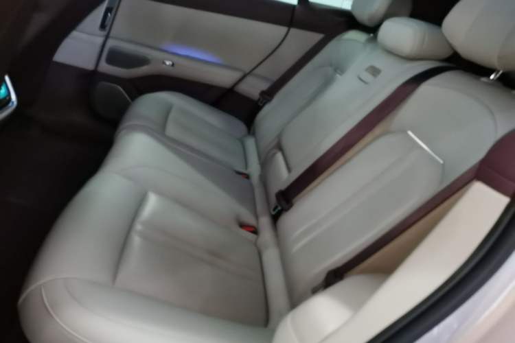 Used Xiaomi Auto YU7 2025 Ultra-Long Range High-Performance All-Wheel-Drive Max Edition Left Rear Seat