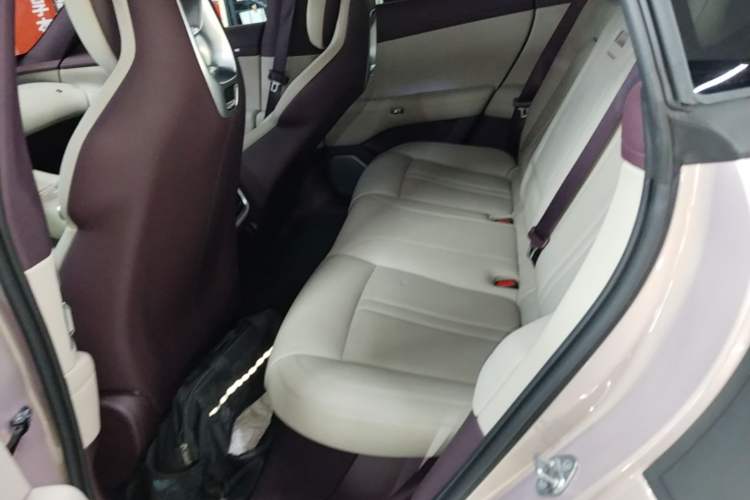 Used Xiaomi Auto YU7 2025 Ultra-Long Range Rear-Wheel Drive Version Left Rear Seat