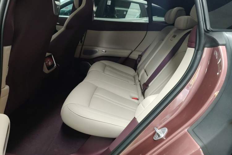 Used Xiaomi Auto YU7 2025 Ultra-Long Range Rear-Wheel Drive Version Left Rear Seat
