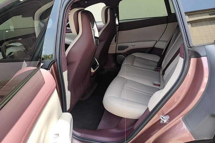 Used Xiaomi Auto YU7 2025 Ultra-Long Range High-Performance All-Wheel-Drive Max Edition Left Rear Seat