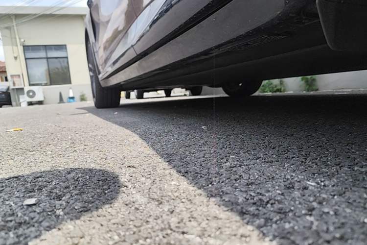 Used Xiaomi Auto YU7 2025 Ultra-Long Range High-Performance All-Wheel-Drive Max Edition Left Side Sill