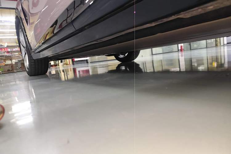 Used Xiaomi Auto YU7 2025 Ultra-Long Range Rear-Wheel Drive Version Left Side Sill