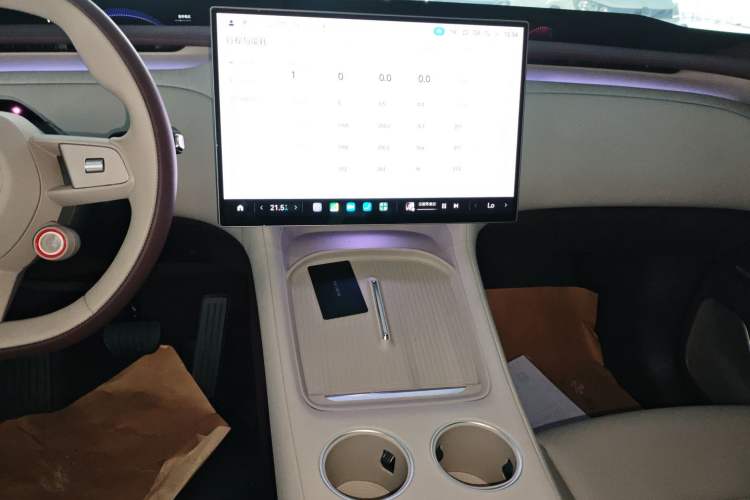 Used Xiaomi Auto YU7 2025 Ultra-Long Range High-Performance All-Wheel-Drive Max Edition Audio And AC Panel