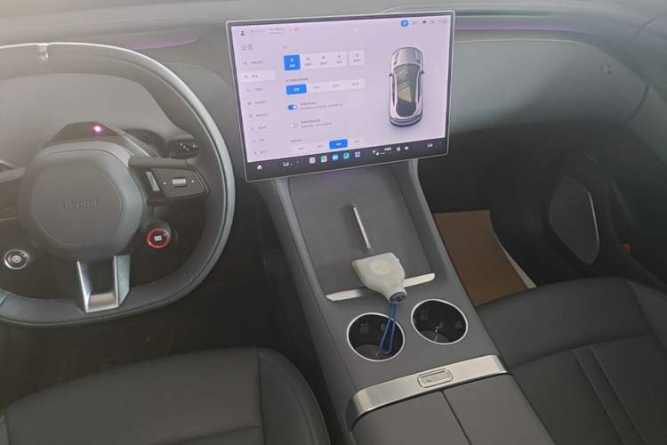 Used Xiaomi Auto YU7 2025 Ultra-Long Range High-Performance All-Wheel-Drive Max Edition Audio And AC Panel