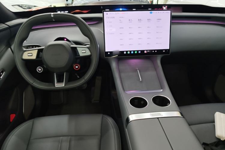 Used Xiaomi Auto YU7 2025 Ultra-Long Range Rear-Wheel Drive Version Center Console