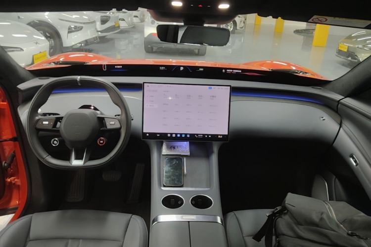 Used Xiaomi Auto YU7 2025 Ultra-Long Range High-Performance All-Wheel-Drive Max Edition Center Console