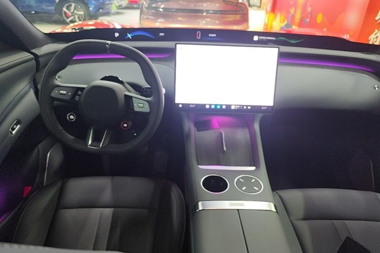Used Xiaomi Auto YU7 2025 Ultra-Long Range Rear-Wheel Drive Version Center Console