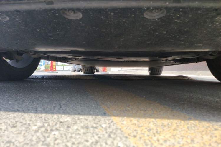 Used Xiaomi Auto YU7 2025 Ultra-Long Range High-Performance All-Wheel-Drive Max Edition Chassis Front