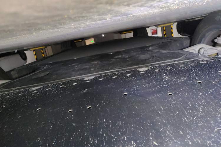 Used Xiaomi Auto YU7 2025 Ultra-Long Range High-Performance All-Wheel-Drive Max Edition Chassis Front