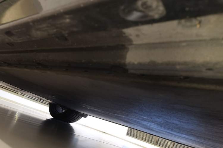 Used Xiaomi Auto YU7 2025 Ultra-Long Range High-Performance All-Wheel-Drive Max Edition Chassis Front Right