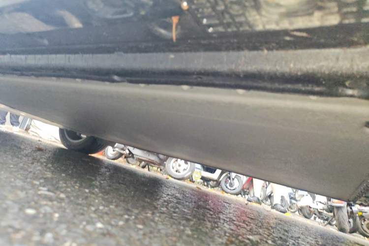 Used Xiaomi Auto YU7 2025 Ultra-Long Range High-Performance All-Wheel-Drive Max Edition Chassis Front Right