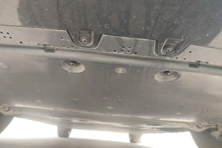 Used Xiaomi Auto YU7 2025 Ultra-Long Range Rear-Wheel Drive Version Chassis Front