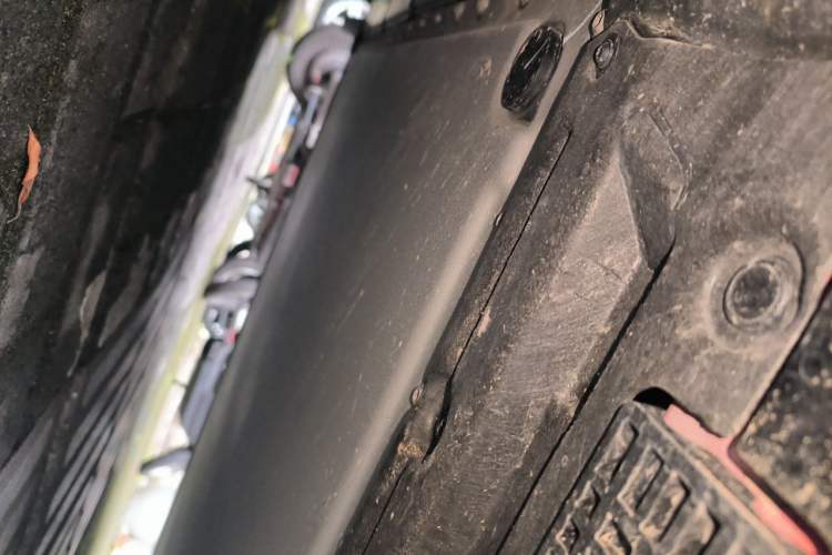 Used Xiaomi Auto YU7 2025 Ultra-Long Range High-Performance All-Wheel-Drive Max Edition Chassis Rear Right
