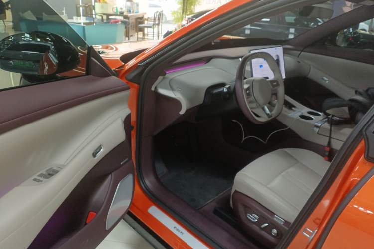 Used Xiaomi Auto YU7 2025 Ultra-Long Range All-Wheel Drive Pro Version Driver Seat