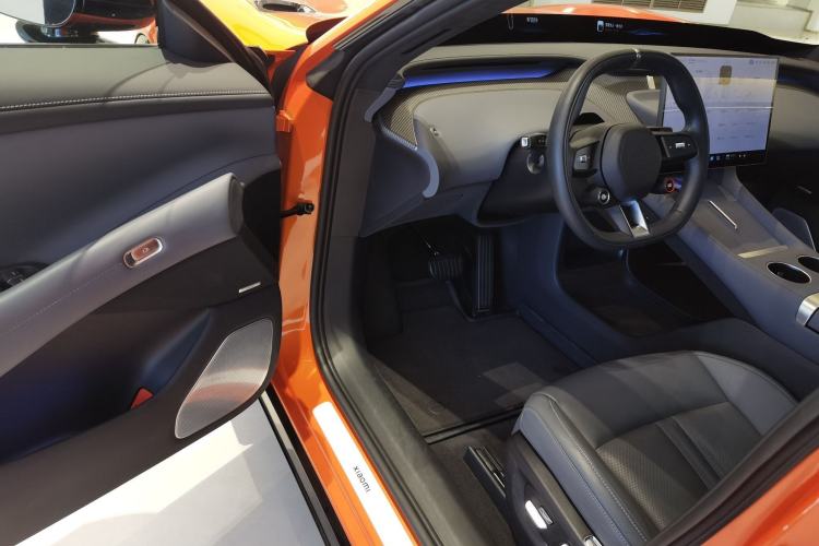 Used Xiaomi Auto YU7 2025 Ultra-Long Range High-Performance All-Wheel-Drive Max Edition Driver Seat