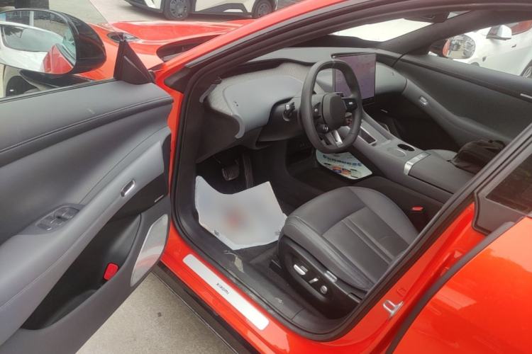 Used Xiaomi Auto YU7 2025 Ultra-Long Range High-Performance All-Wheel-Drive Max Edition Driver Seat