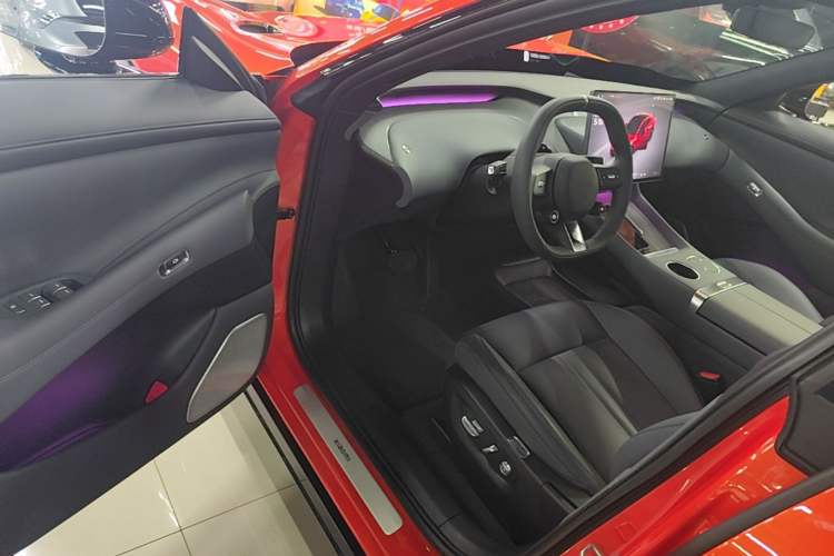 Used Xiaomi Auto YU7 2025 Ultra-Long Range Rear-Wheel Drive Version Driver Seat