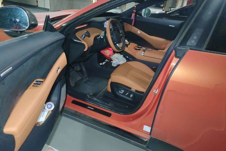 Used Xiaomi Auto YU7 2025 Ultra-Long Range High-Performance All-Wheel-Drive Max Edition Driver Seat