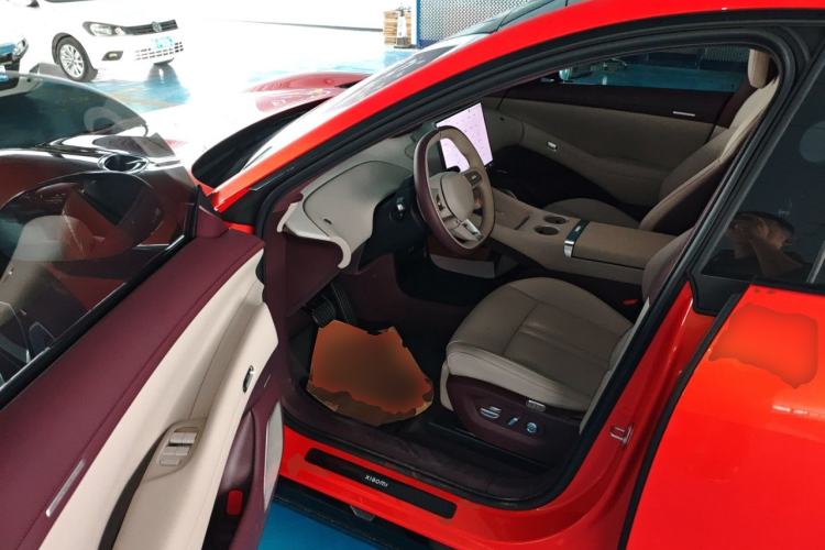 Used Xiaomi Auto YU7 2025 Ultra-Long Range High-Performance All-Wheel-Drive Max Edition Driver Seat