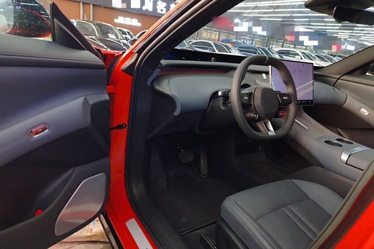 Used Xiaomi Auto YU7 2025 Ultra-Long Range Rear-Wheel Drive Version Driver Seat