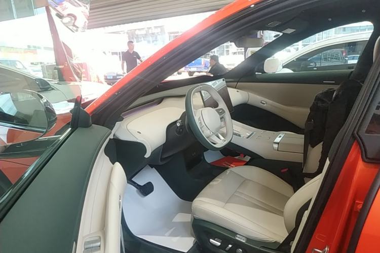 Used Xiaomi Auto YU7 2025 Ultra-Long Range Rear-Wheel Drive Version Driver Seat