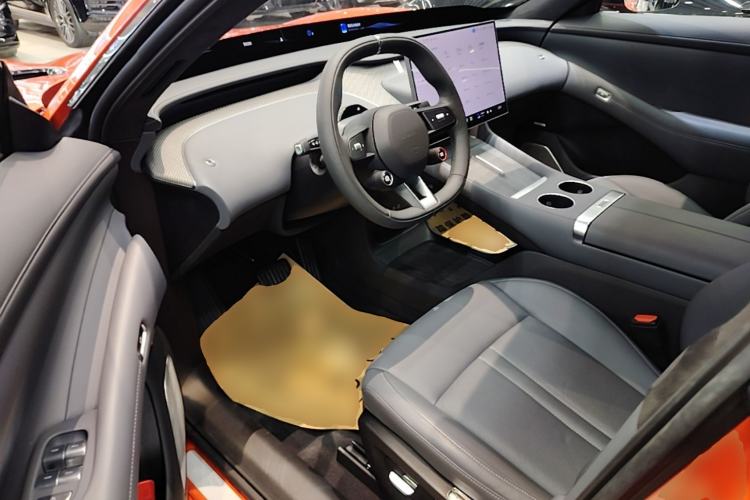 Used Xiaomi Auto YU7 2025 Ultra-Long Range High-Performance All-Wheel-Drive Max Edition Driver Seat