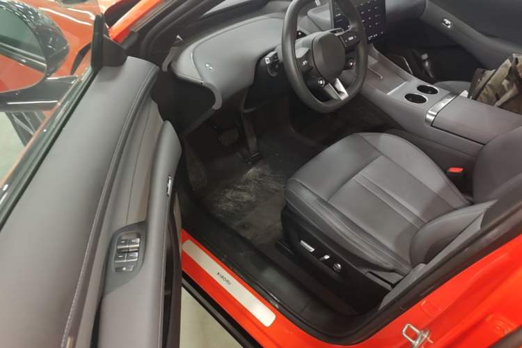 Used Xiaomi Auto YU7 2025 Ultra-Long Range Rear-Wheel Drive Version Driver Seat