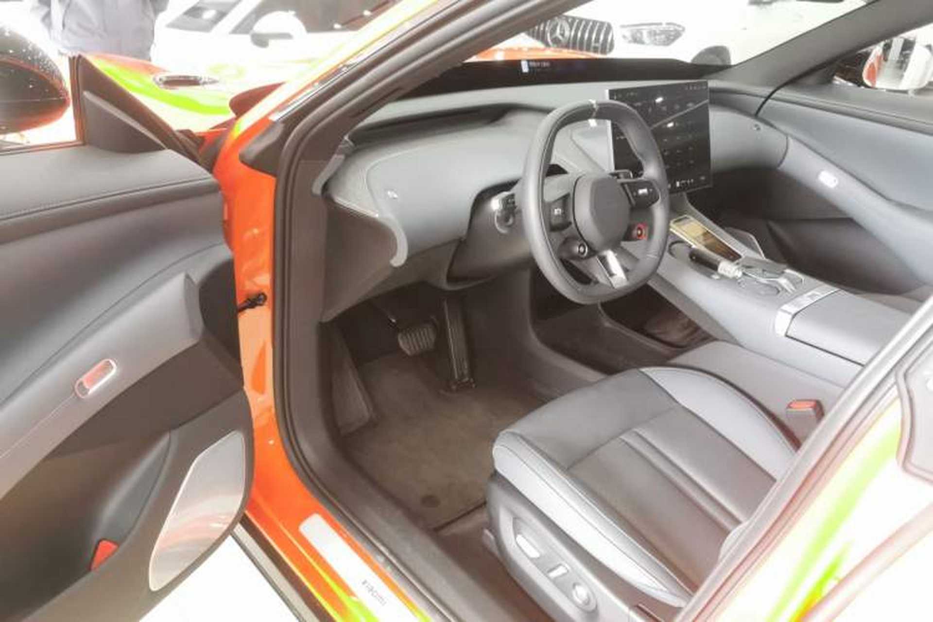 Used Xiaomi Auto YU7 2025 Ultra-Long Range Rear-Wheel Drive Version Driver Seat