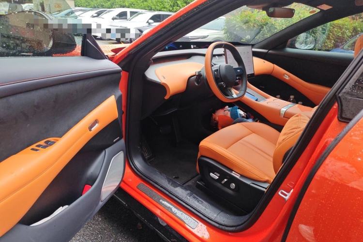 Used Xiaomi Auto YU7 2025 Ultra-Long Range High-Performance All-Wheel-Drive Max Edition Driver Seat