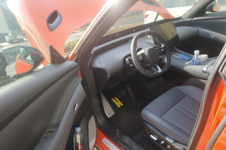 Used Xiaomi Auto YU7 2025 Ultra-Long Range Rear-Wheel Drive Version Driver Seat