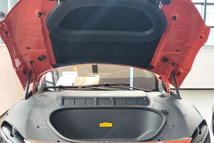 Used Xiaomi Auto YU7 2025 Ultra-Long Range High-Performance All-Wheel-Drive Max Edition Engine Bay