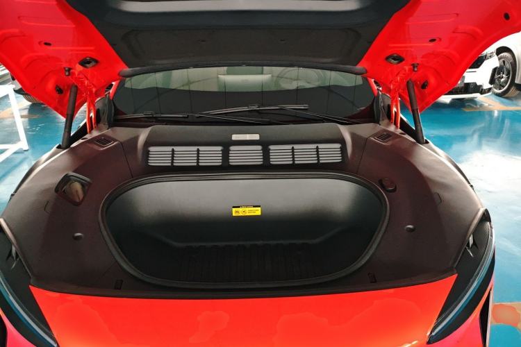 Used Xiaomi Auto YU7 2025 Ultra-Long Range High-Performance All-Wheel-Drive Max Edition Engine Bay