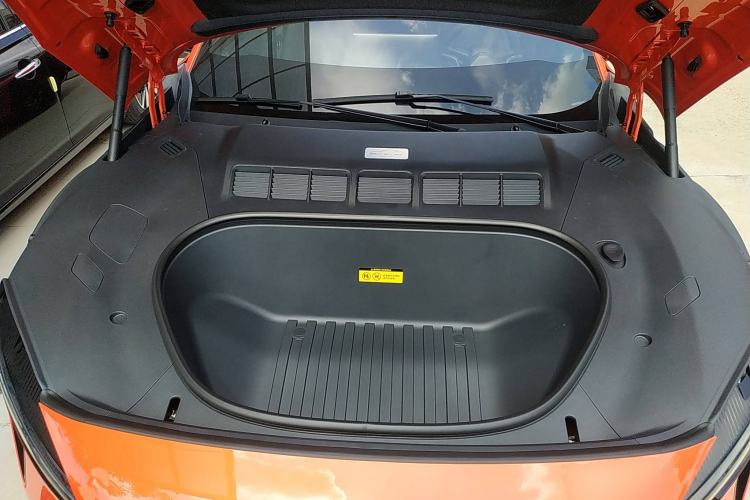 Used Xiaomi Auto YU7 2025 Ultra-Long Range High-Performance All-Wheel-Drive Max Edition Engine Bay