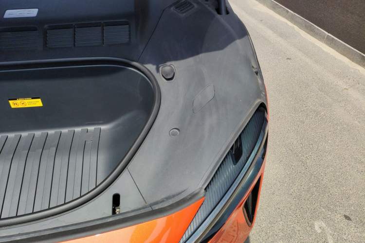 Used Xiaomi Auto YU7 2025 Ultra-Long Range High-Performance All-Wheel-Drive Max Edition Engine Bay Left