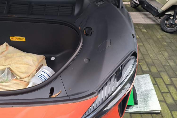 Used Xiaomi Auto YU7 2025 Ultra-Long Range High-Performance All-Wheel-Drive Max Edition Engine Bay Left