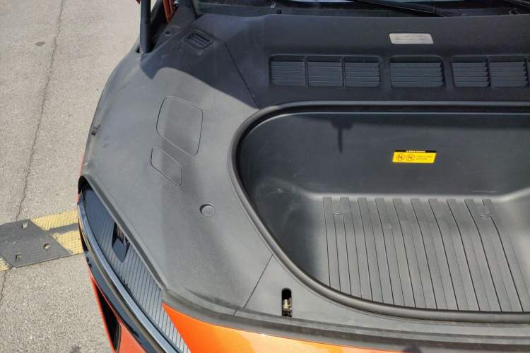 Used Xiaomi Auto YU7 2025 Ultra-Long Range High-Performance All-Wheel-Drive Max Edition Engine Bay Right