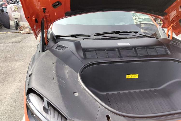 Used Xiaomi Auto YU7 2025 Ultra-Long Range Rear-Wheel Drive Version Engine Bay Right