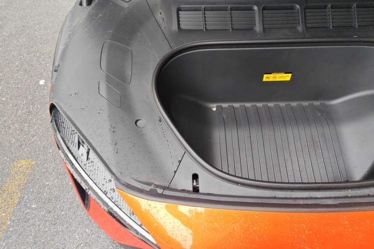 Used Xiaomi Auto YU7 2025 Ultra-Long Range High-Performance All-Wheel-Drive Max Edition Engine Bay Right