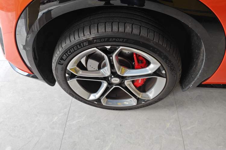 Used Xiaomi Auto YU7 2025 Ultra-Long Range High-Performance All-Wheel-Drive Max Edition Exterior 4