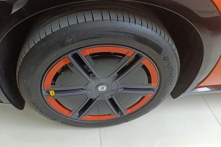 Used Xiaomi Auto YU7 2025 Ultra-Long Range Rear-Wheel Drive Version Exterior 4