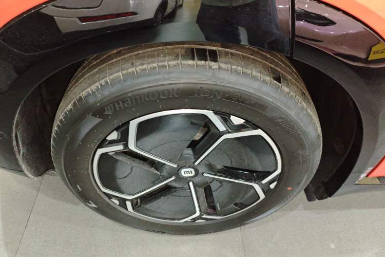 Used Xiaomi Auto YU7 2025 Ultra-Long Range All-Wheel Drive Pro Version Exterior 5