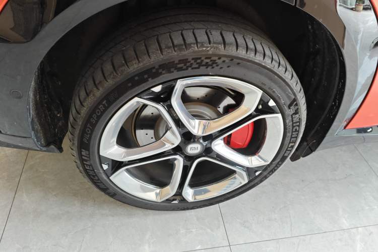Used Xiaomi Auto YU7 2025 Ultra-Long Range High-Performance All-Wheel-Drive Max Edition Exterior 5