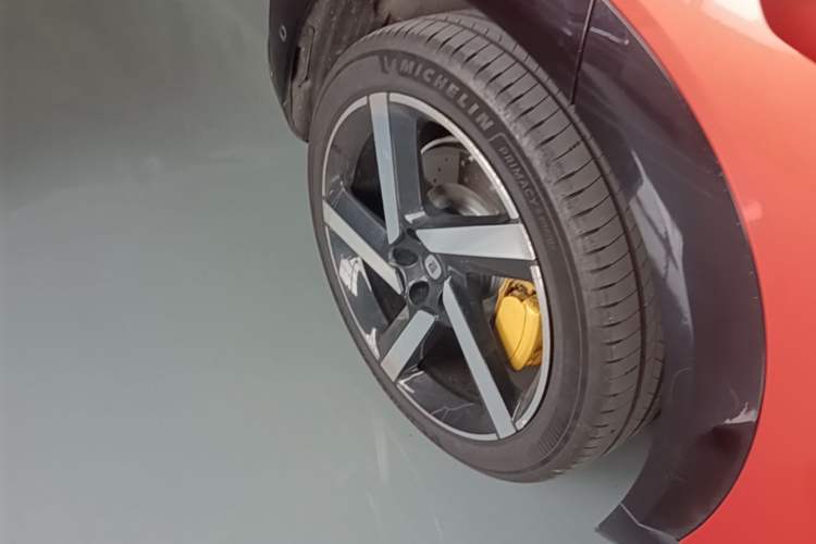 Used Xiaomi Auto YU7 2025 Ultra-Long Range High-Performance All-Wheel-Drive Max Edition Exterior 5