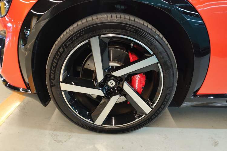 Used Xiaomi Auto YU7 2025 Ultra-Long Range High-Performance All-Wheel-Drive Max Edition Exterior 7